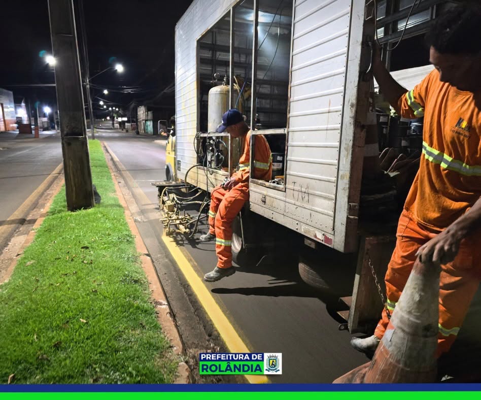 Prefeitura inicia pintura viária na Avenida Ayrton Rodrigues Alves